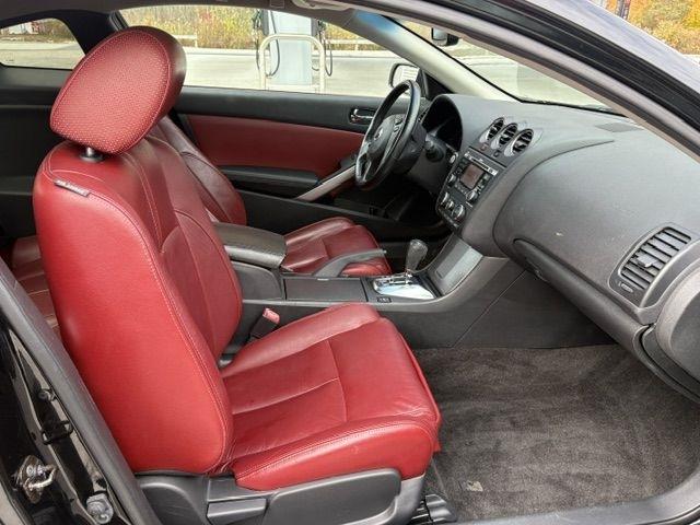 Nissan Altima  2010