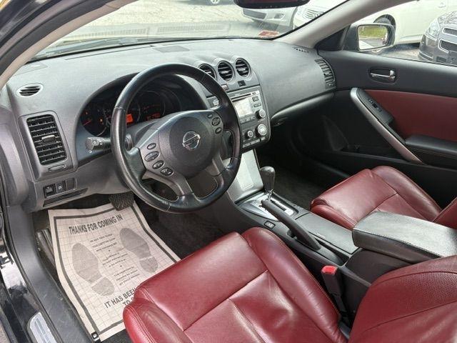 Nissan Altima  2010