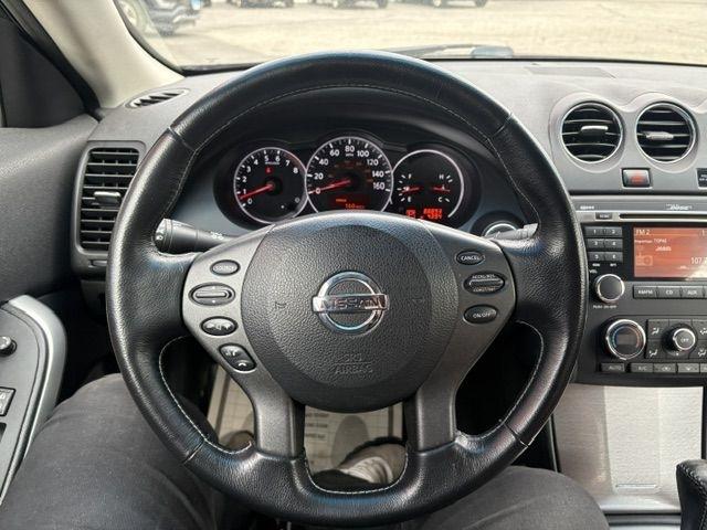 Nissan Altima  2010