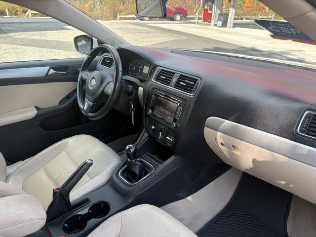 Volkswagen Jetta  2013