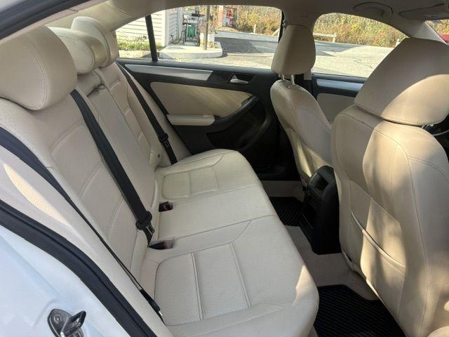 Volkswagen Jetta  2013
