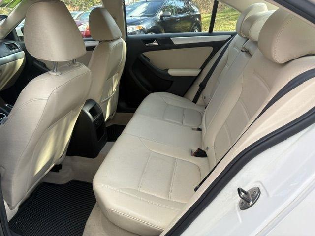 Volkswagen Jetta  2013