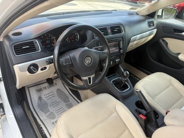 Volkswagen Jetta  2013