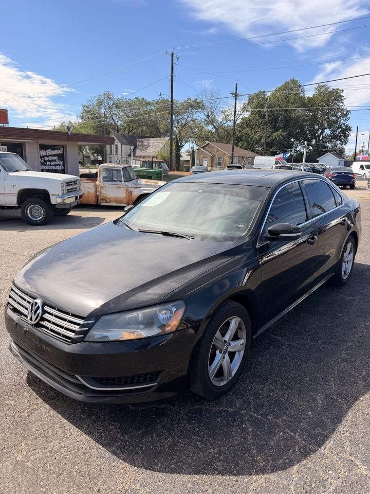 Volkswagen Passat 2.0L TDI SE MT 2013