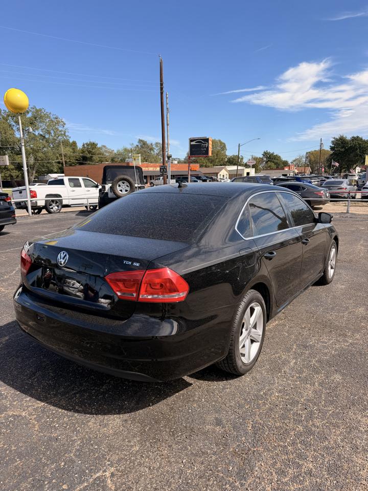 Volkswagen Passat 2.0L TDI SE MT 2013