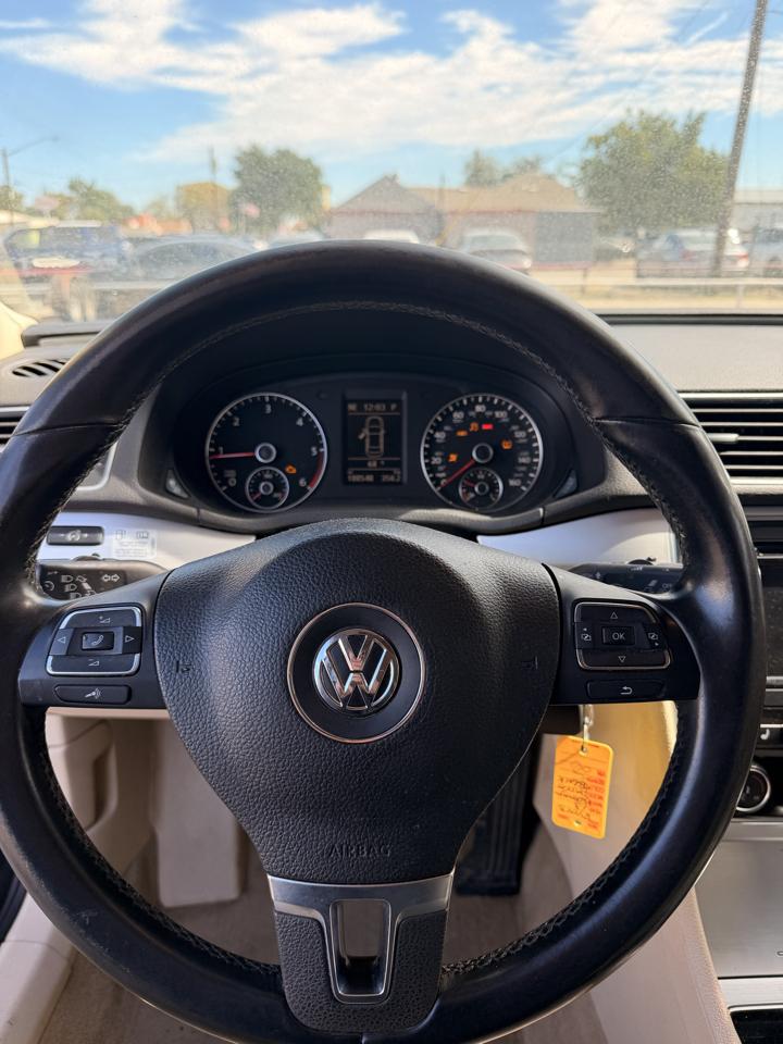Volkswagen Passat 2.0L TDI SE MT 2013