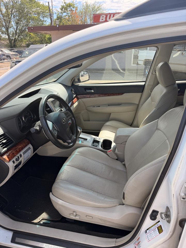 Subaru Outback 2.5i Limited 2012