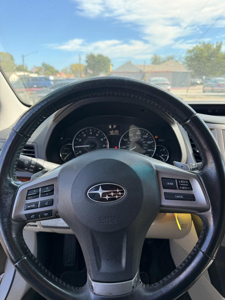 Subaru Outback 2.5i Limited 2012