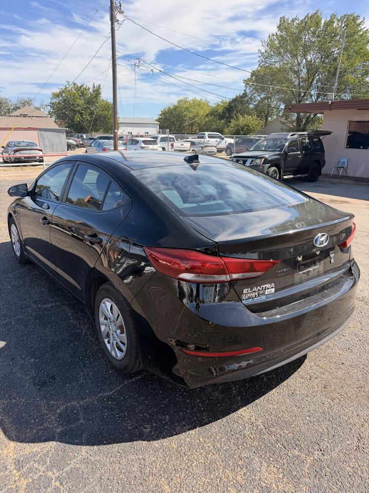 Hyundai Elantra SE 6AT 2017