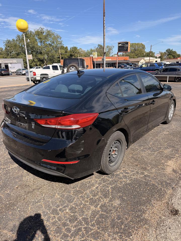 Hyundai Elantra SE 6AT 2017