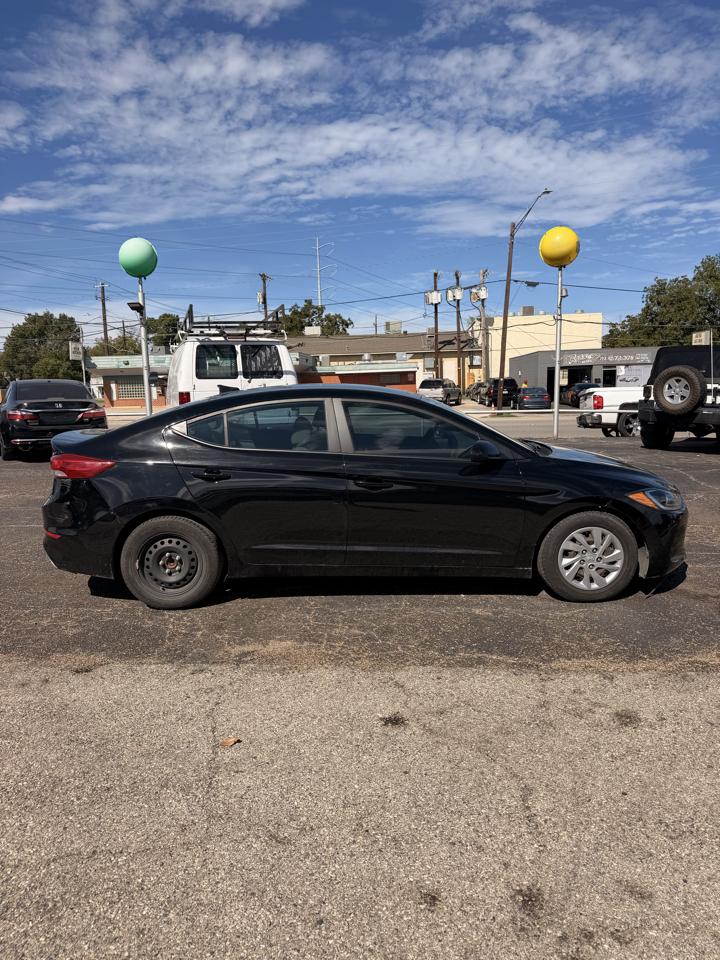 Hyundai Elantra SE 6AT 2017
