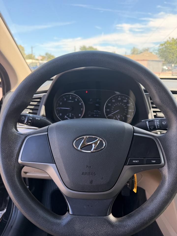 Hyundai Elantra SE 6AT 2017