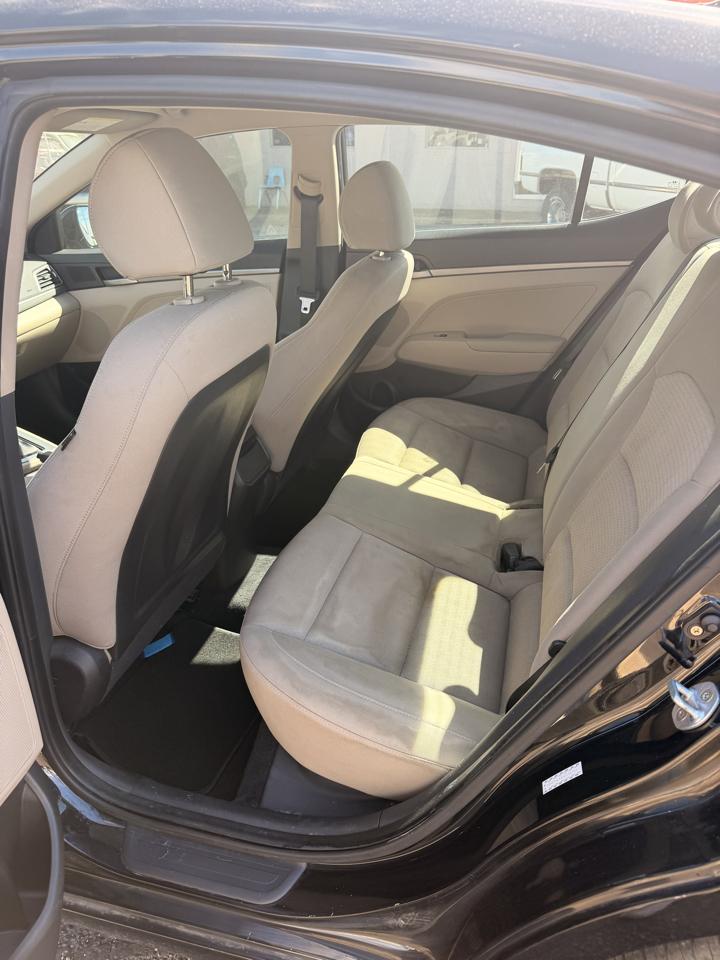 Hyundai Elantra SE 6AT 2017