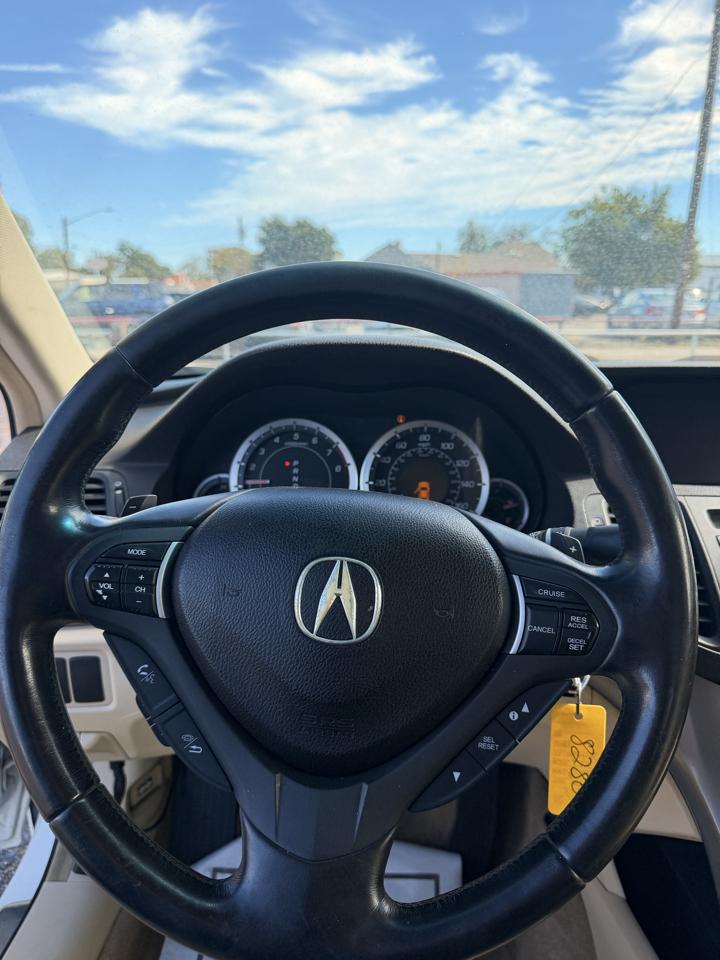 Acura TSX 5-Speed AT with Tech Package 2009