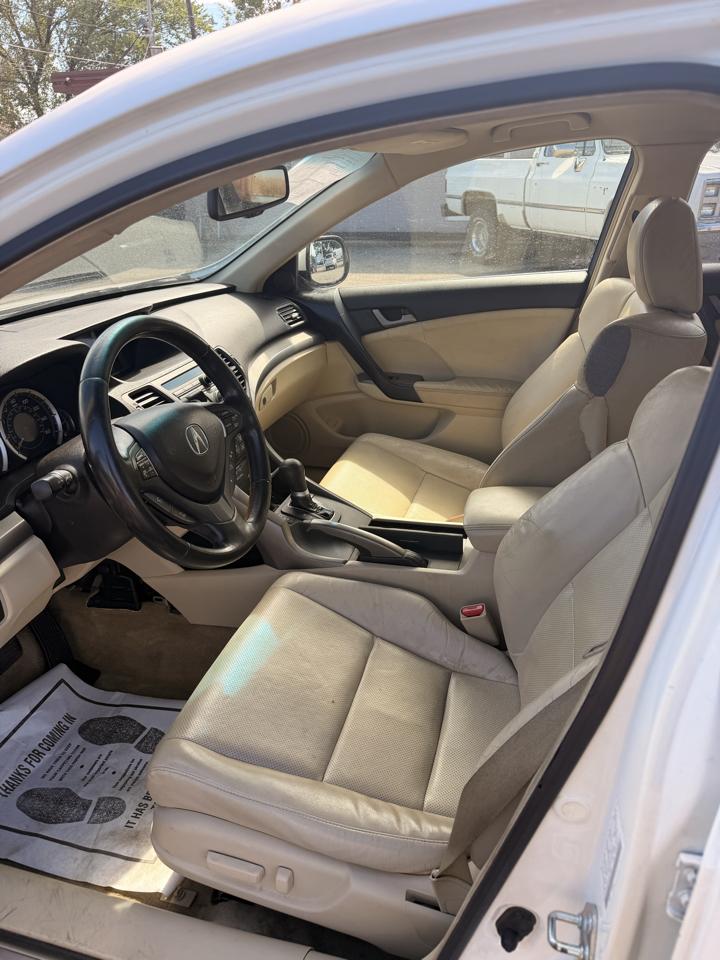 Acura TSX 5-Speed AT with Tech Package 2009