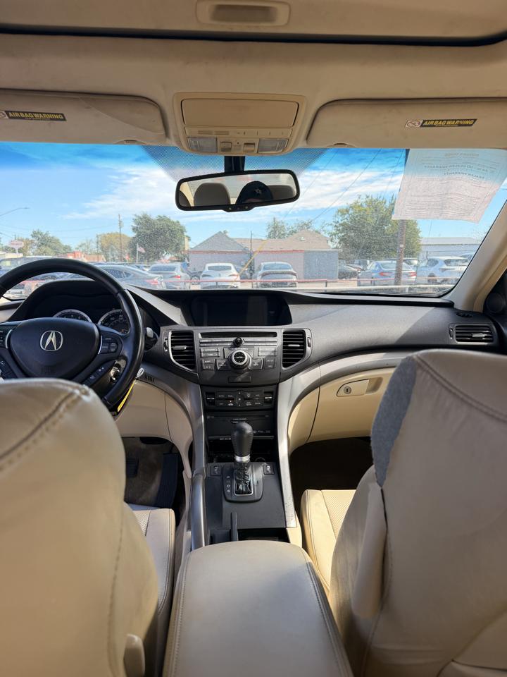 Acura TSX 5-Speed AT with Tech Package 2009