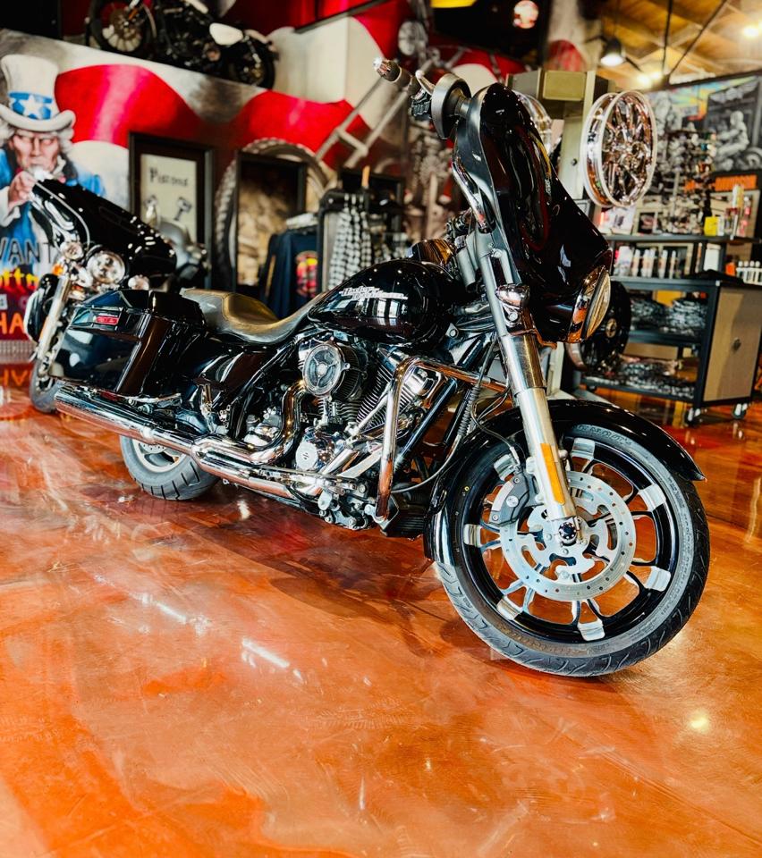 Harley-Davidson Street Glide  2013