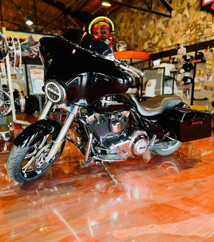 Harley-Davidson Street Glide  2013