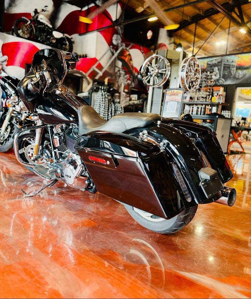 Harley-Davidson Street Glide  2013