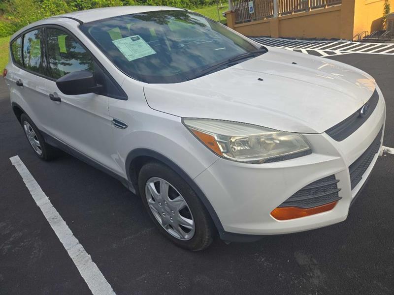 Ford Escape S FWD 2015