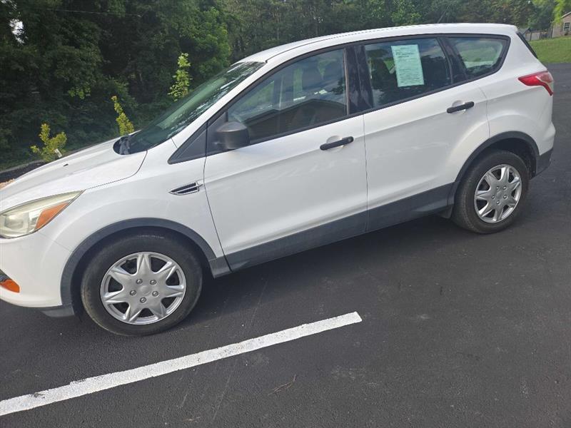 Ford Escape S FWD 2015