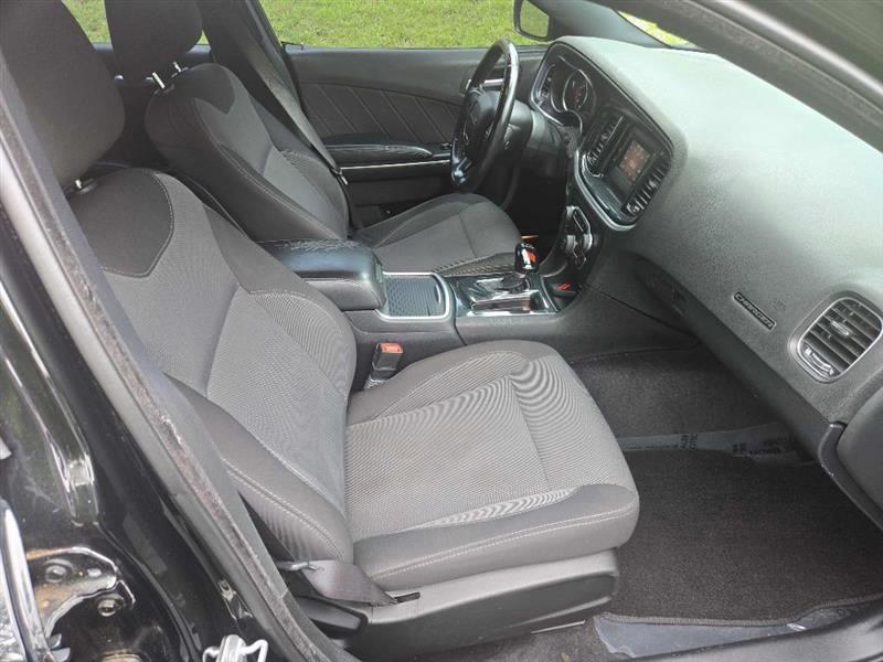 Dodge Charger SE 2015