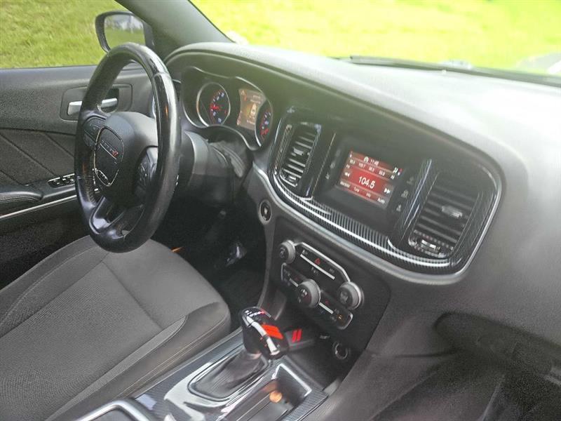 Dodge Charger SE 2015