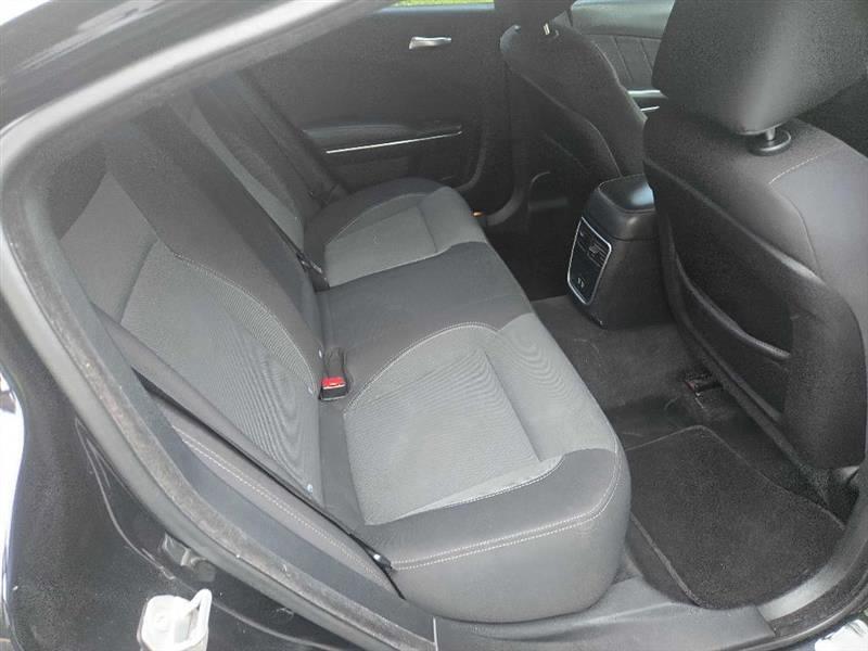 Dodge Charger SE 2015