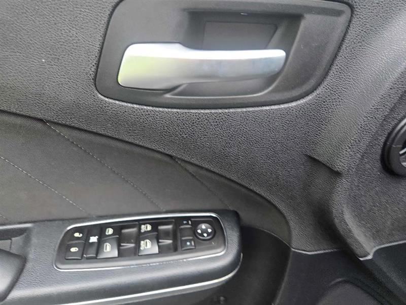 Dodge Charger SE 2015