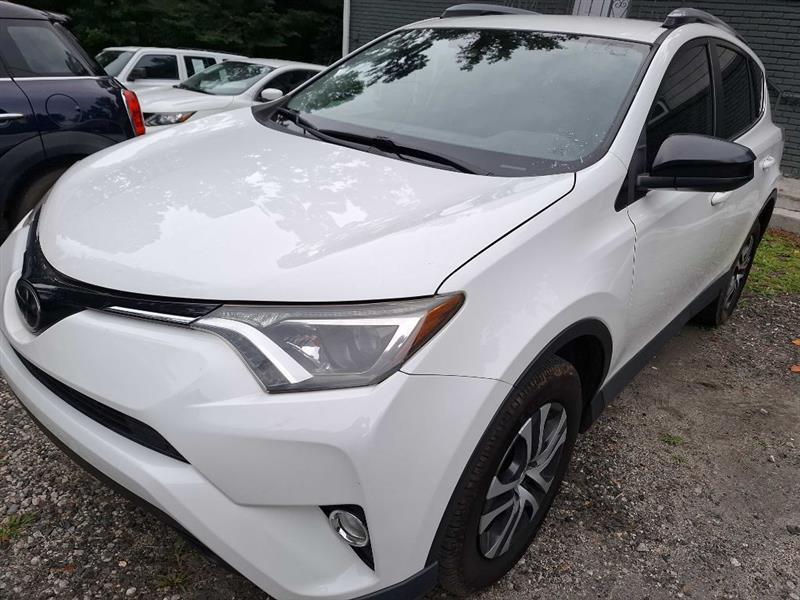 Toyota RAV4 LE FWD 2018