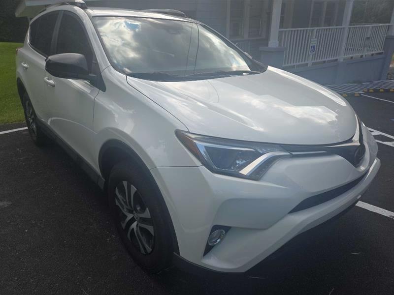 Toyota RAV4 LE FWD 2018