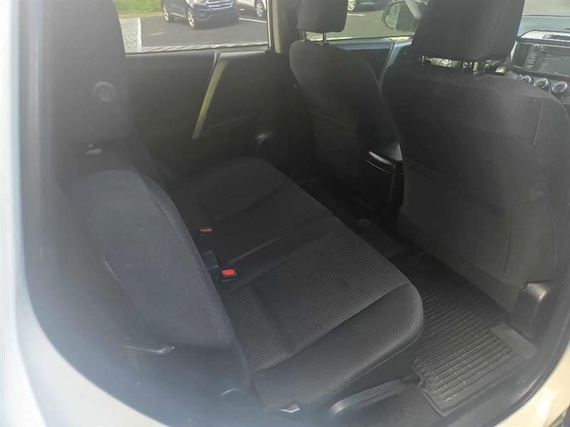 Toyota RAV4 LE FWD 2018