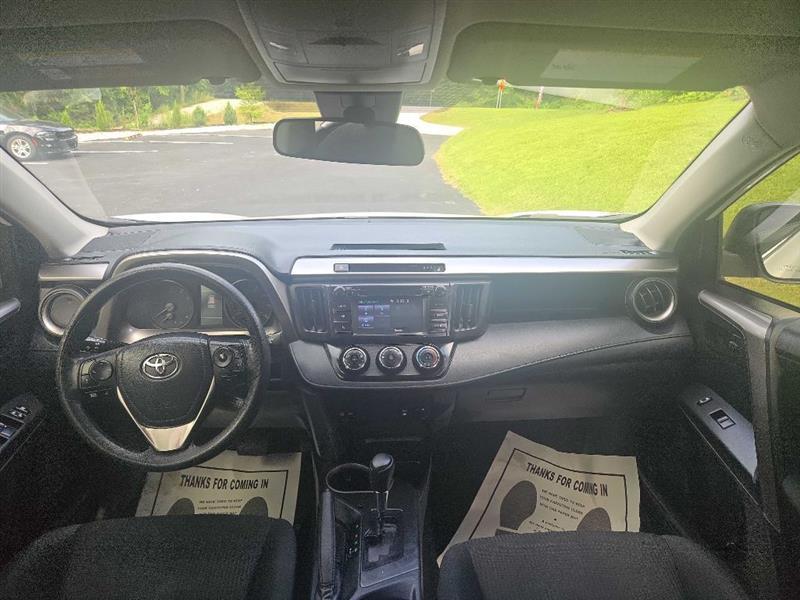 Toyota RAV4 LE FWD 2018