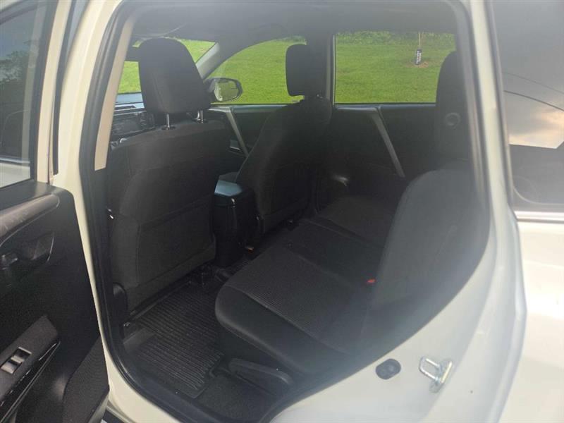 Toyota RAV4 LE FWD 2018