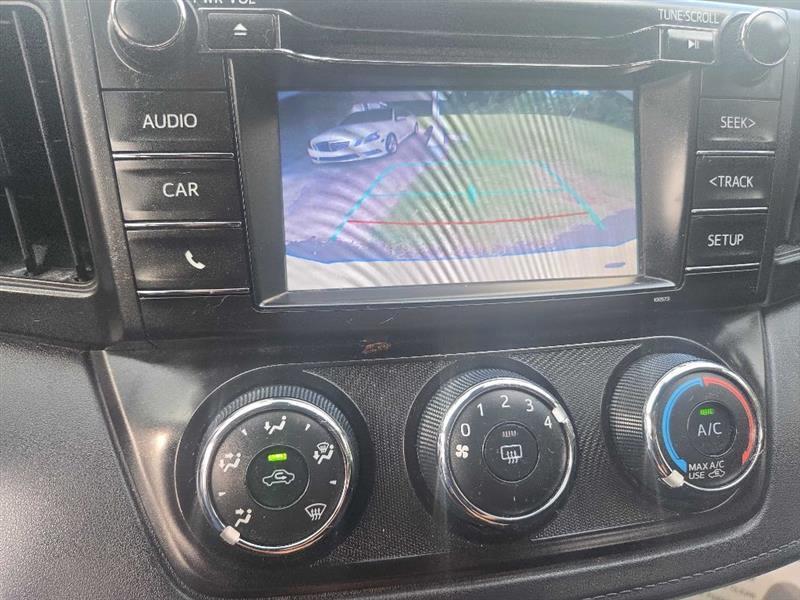 Toyota RAV4 LE FWD 2018
