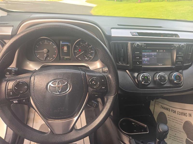 Toyota RAV4 LE FWD 2018