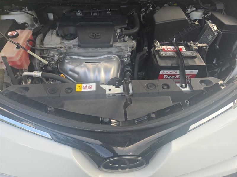 Toyota RAV4 LE FWD 2018