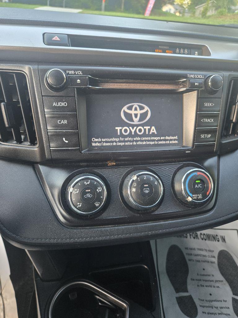 Toyota RAV4 LE FWD 2018