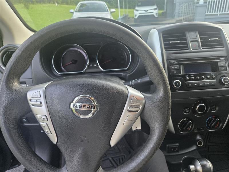Nissan Versa 1.6 S 5M 2017