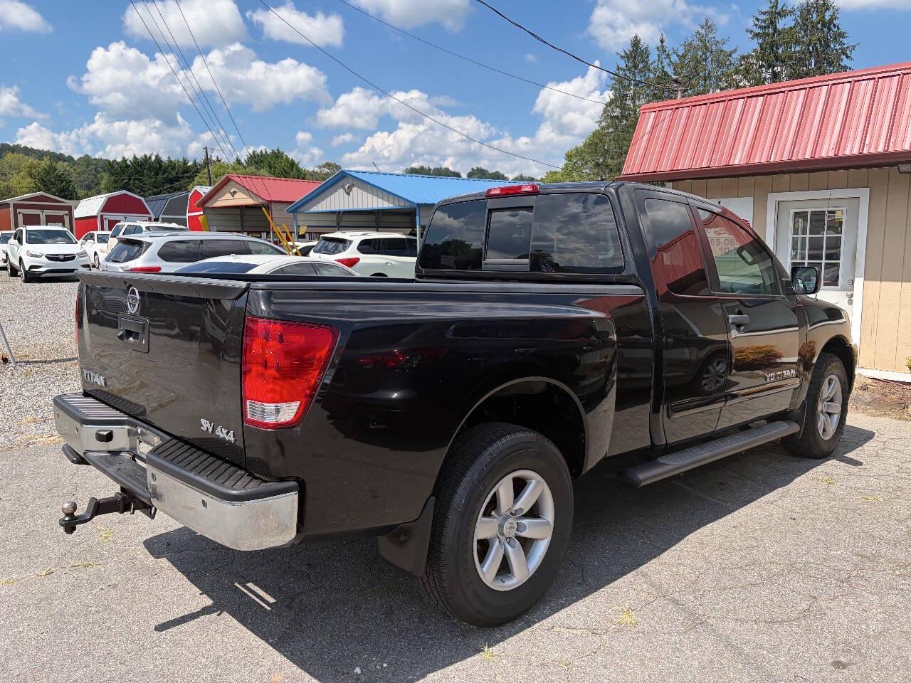 Nissan Titan SV King Cab 4WD 2013