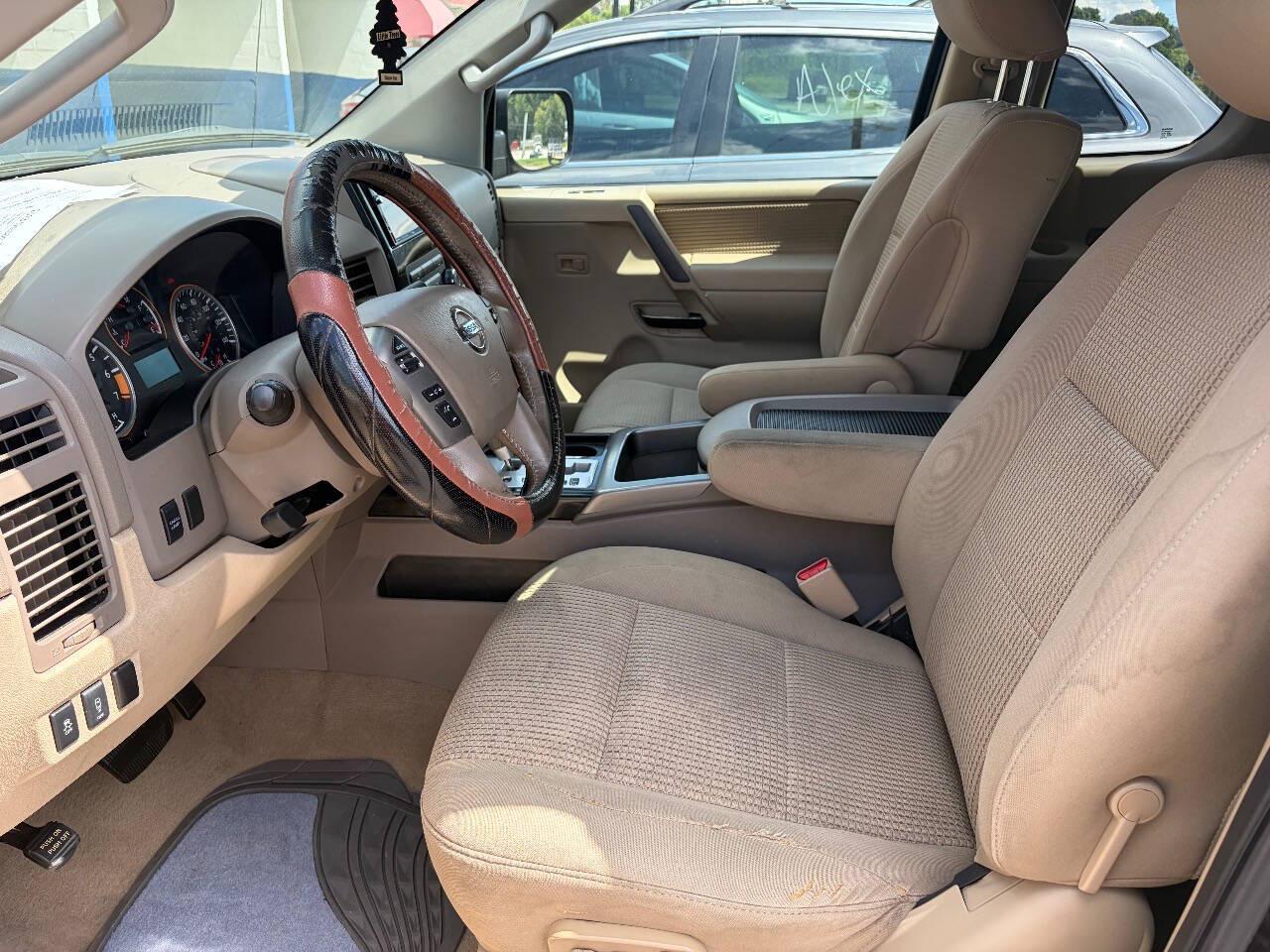 Nissan Titan SV King Cab 4WD 2013