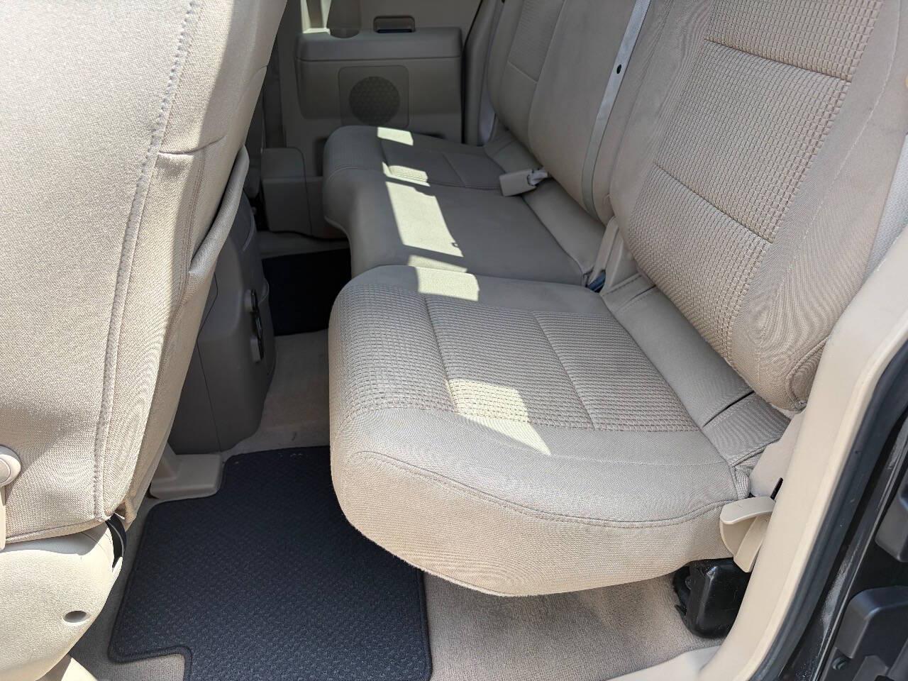 Nissan Titan SV King Cab 4WD 2013