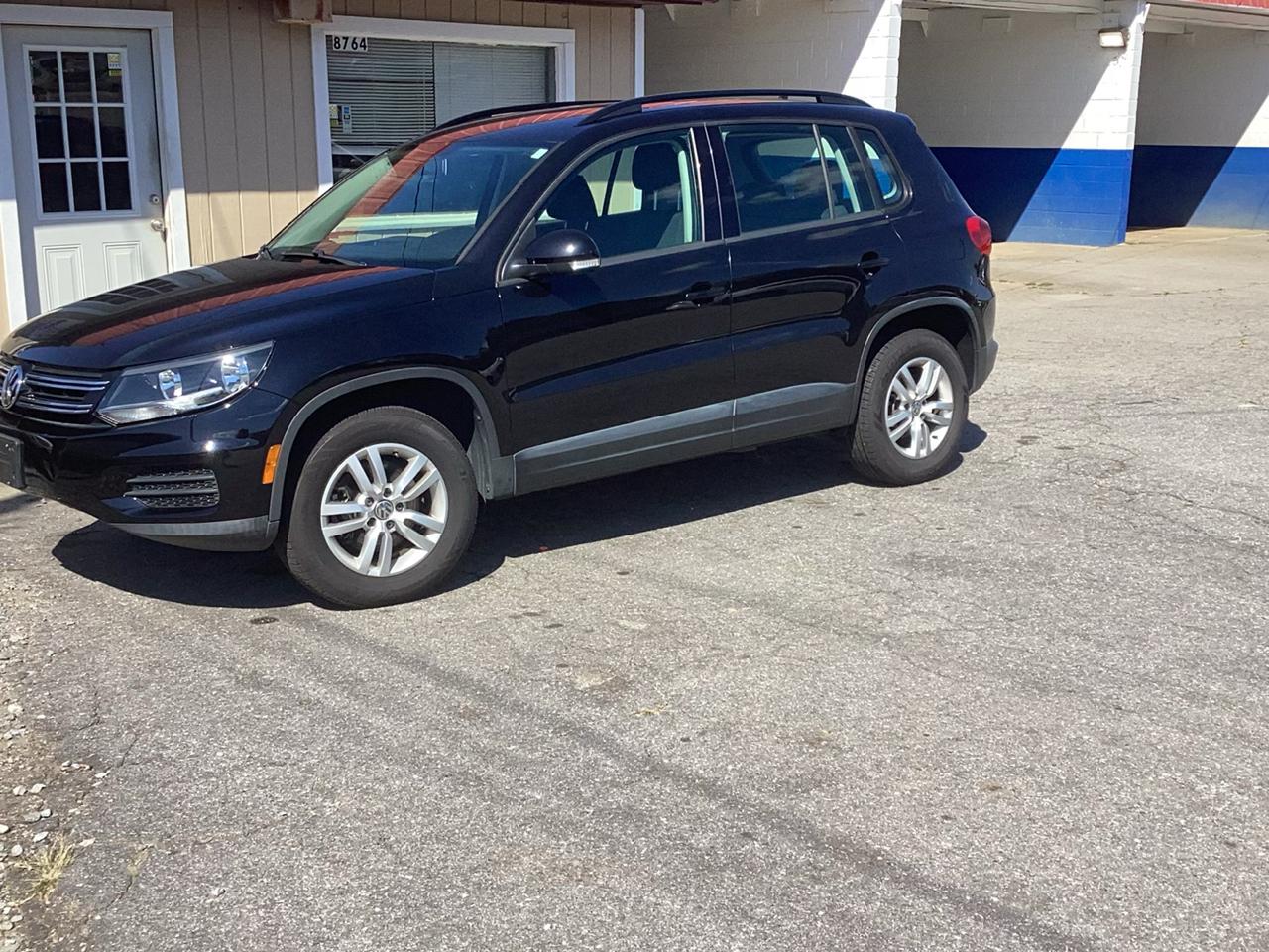 Volkswagen Tiguan S 2015