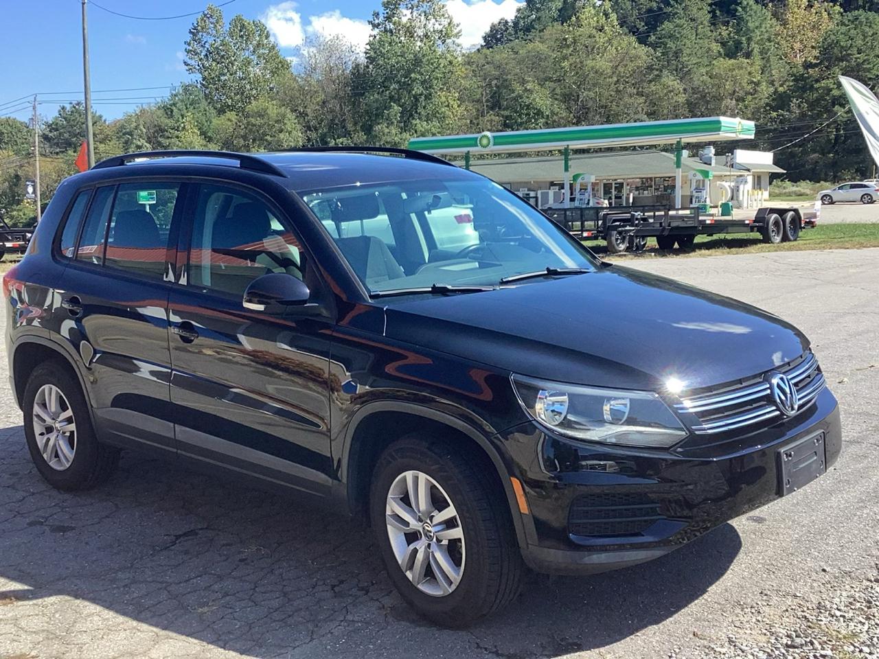 Volkswagen Tiguan S 2015