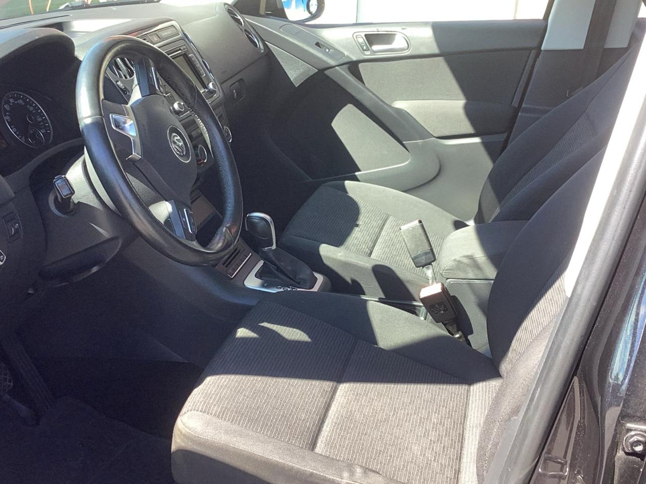 Volkswagen Tiguan S 2015