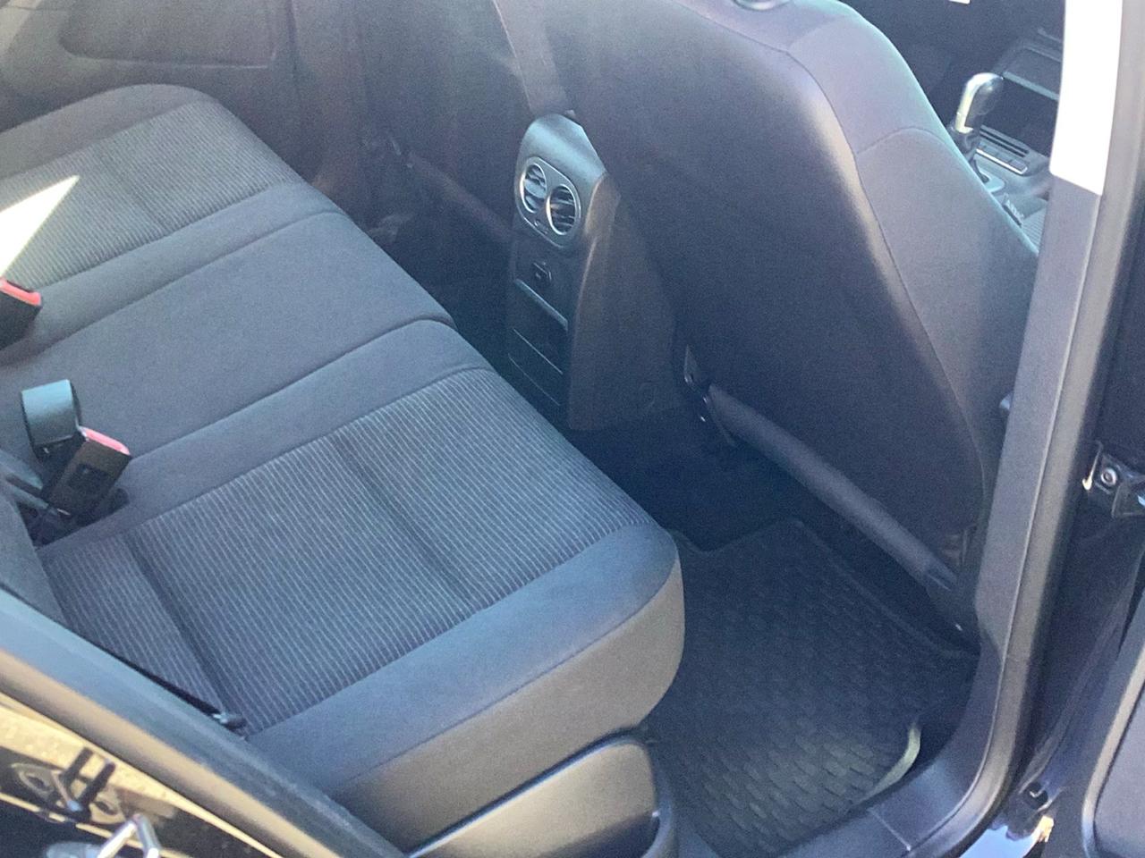 Volkswagen Tiguan S 2015