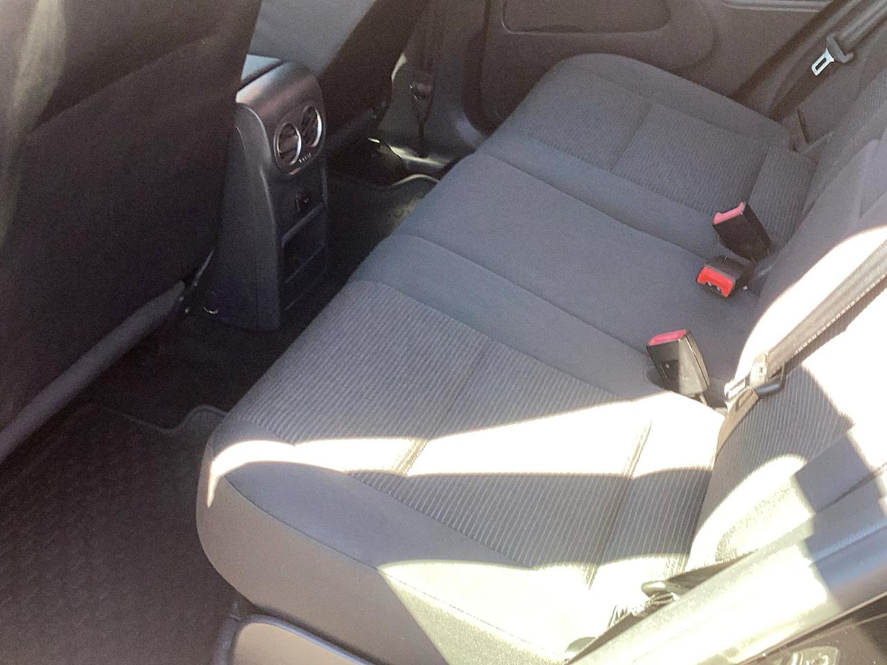 Volkswagen Tiguan S 2015