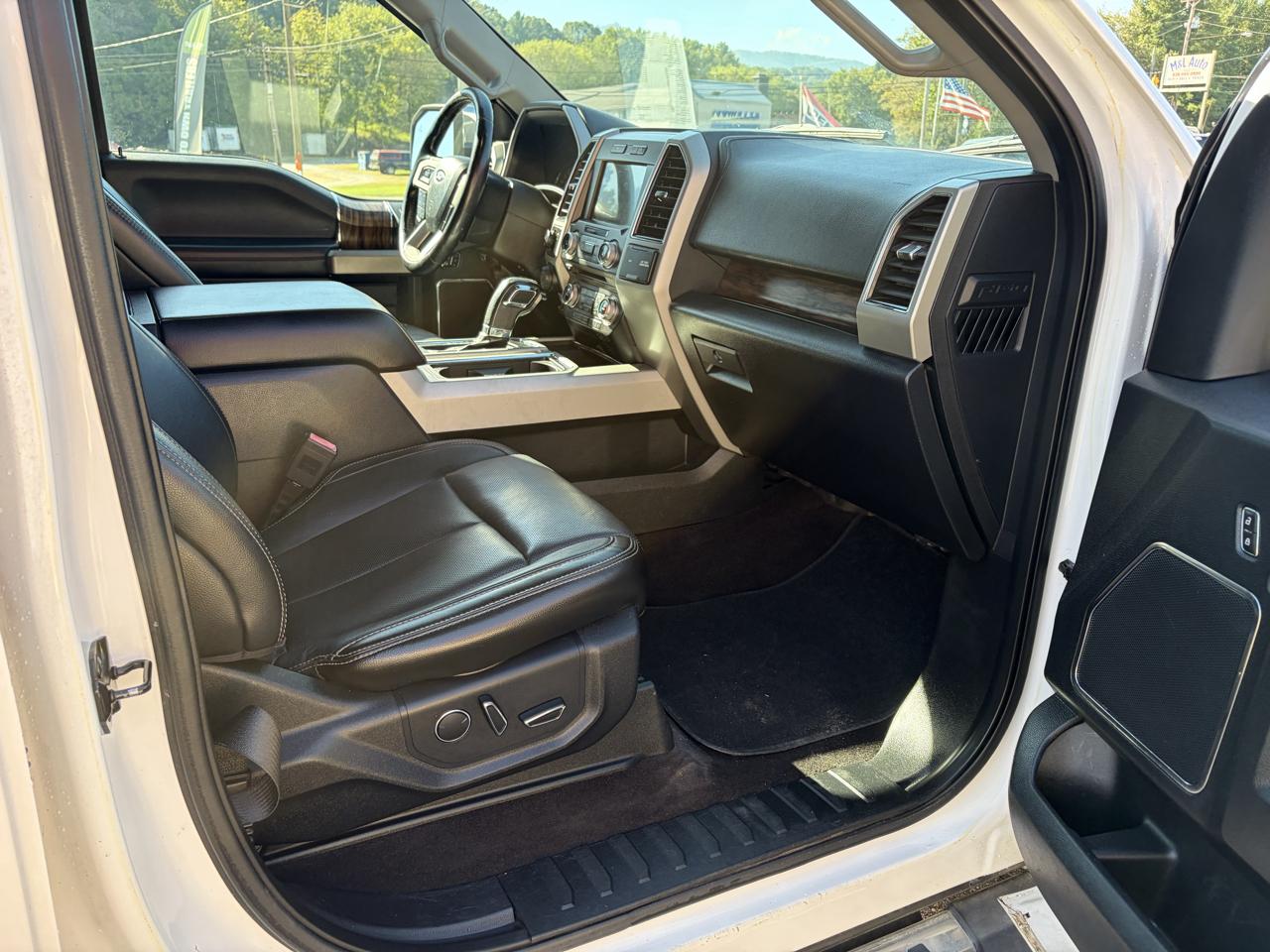 Ford F-150 4WD SuperCab 145" Lariat 2018
