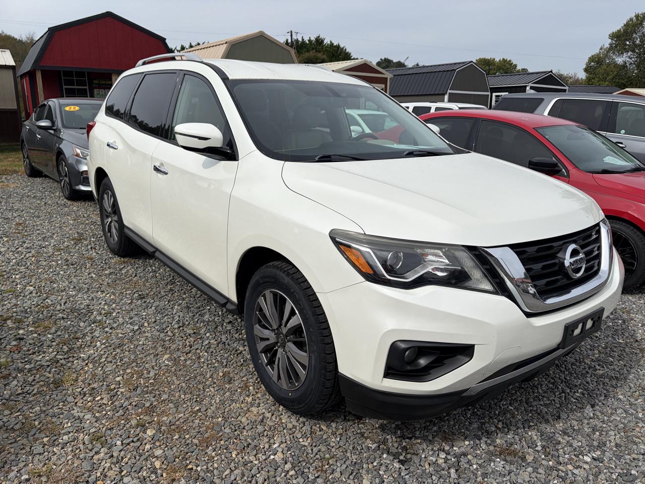 Nissan Pathfinder SV 4WD 2017