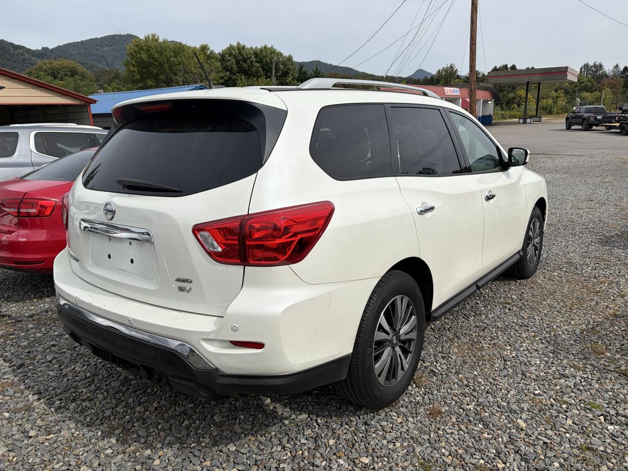 Nissan Pathfinder SV 4WD 2017